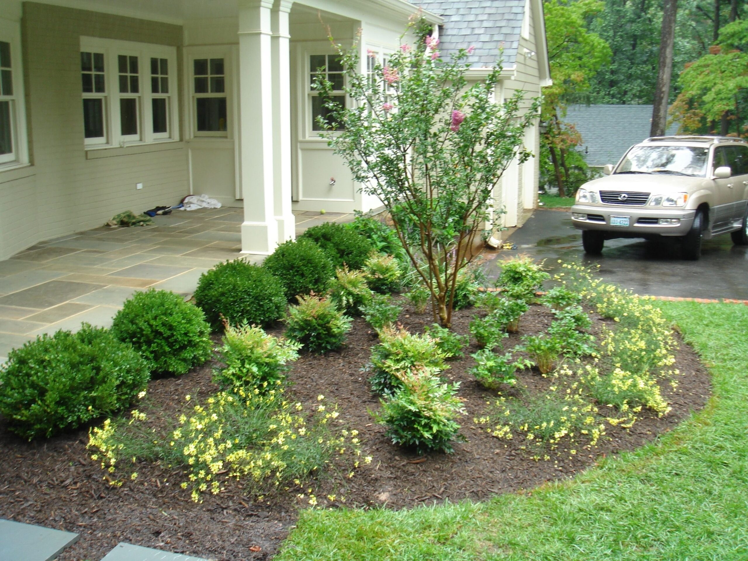 Popular 10 pretty small front yard landscaping ideas on a budget 2023 inside best home landscaping